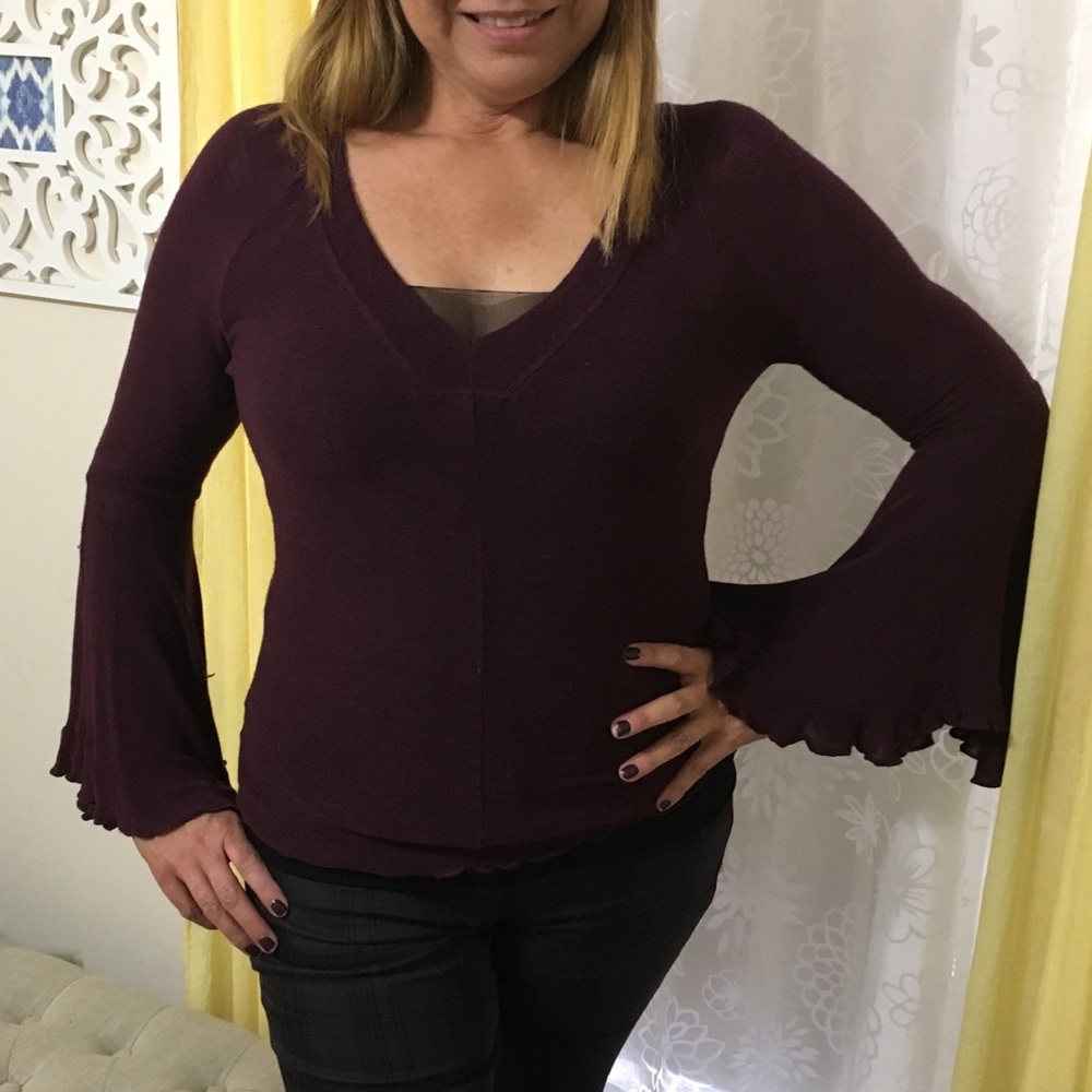 Free People bell sleeve top Intimately ☘️